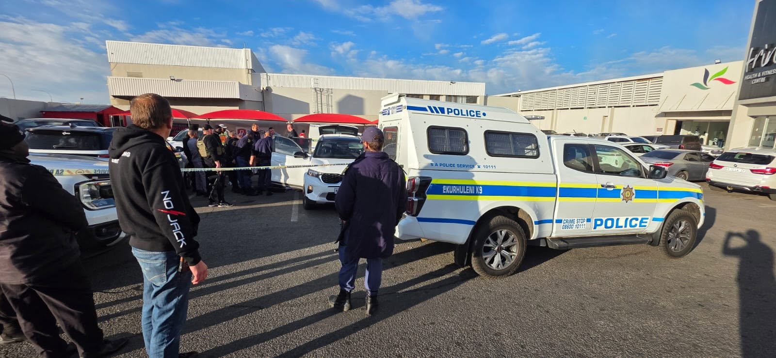 Responding units on scene at Northmead Mall, Benoni.